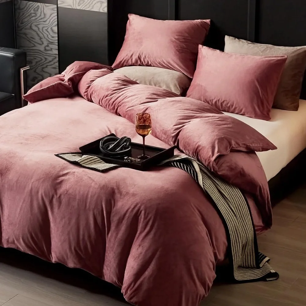🆕 3 piece Pink Velvet Duvet Cover Set in size KING